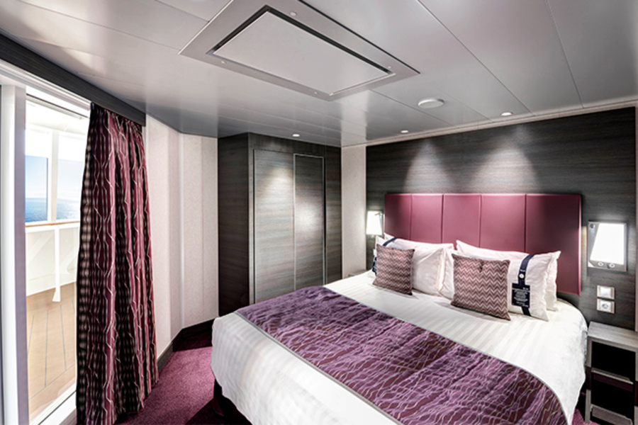 MSC Cruises MSC Grandiosa Grand Suite Aurea With Terrace and Whirlpool.jpg